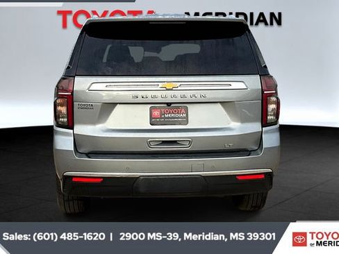 Used 2023 Chevrolet Suburban LT image 4