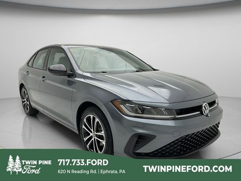 Used 2025 Volkswagen Jetta Sport FWD image 1