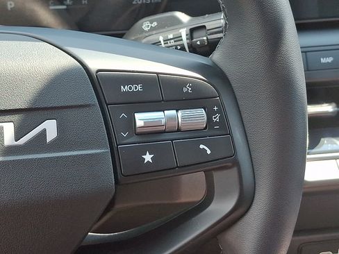 Certified 2025 Kia K4 EX FWD image 22