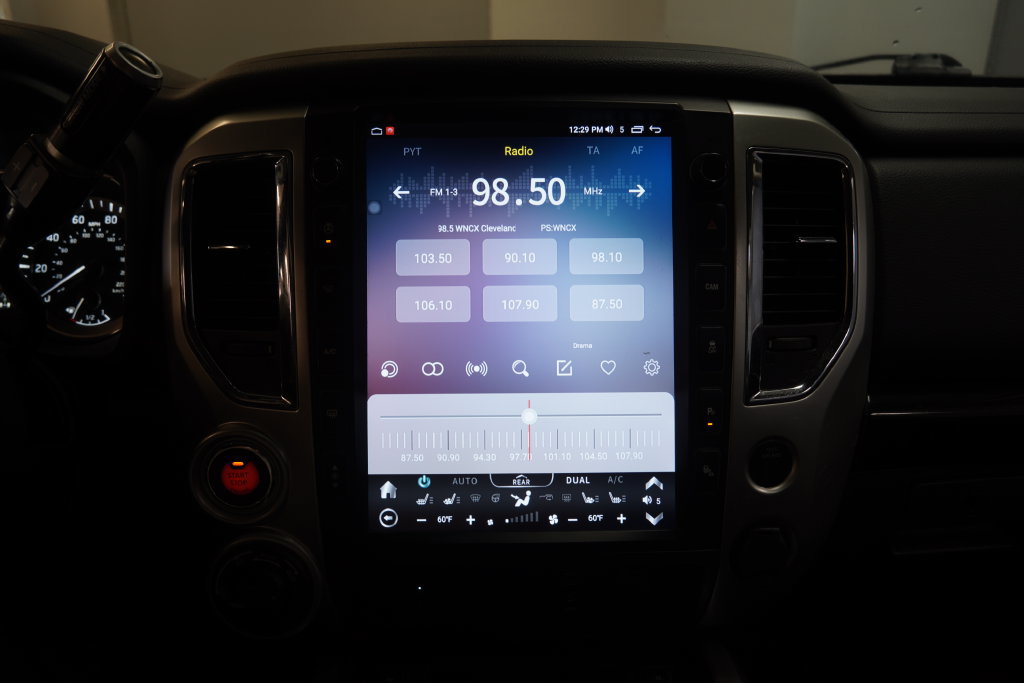 Used 2018 Nissan Titan SV w/ SV Convenience Package AWD/4WD image 7