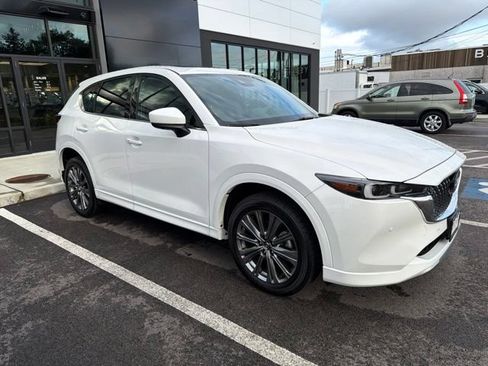Used 2024 MAZDA CX-5 Signature AWD/4WD image 3