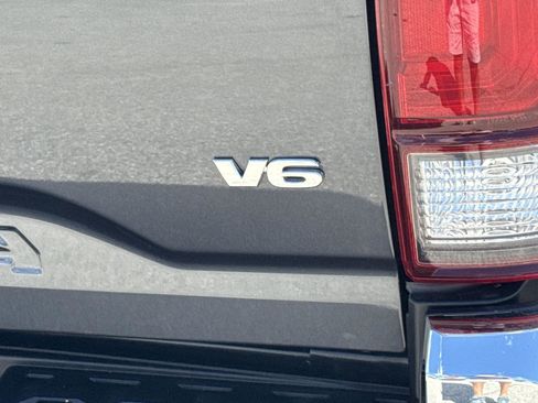 Used 2022 Toyota Tacoma SR5 image 6