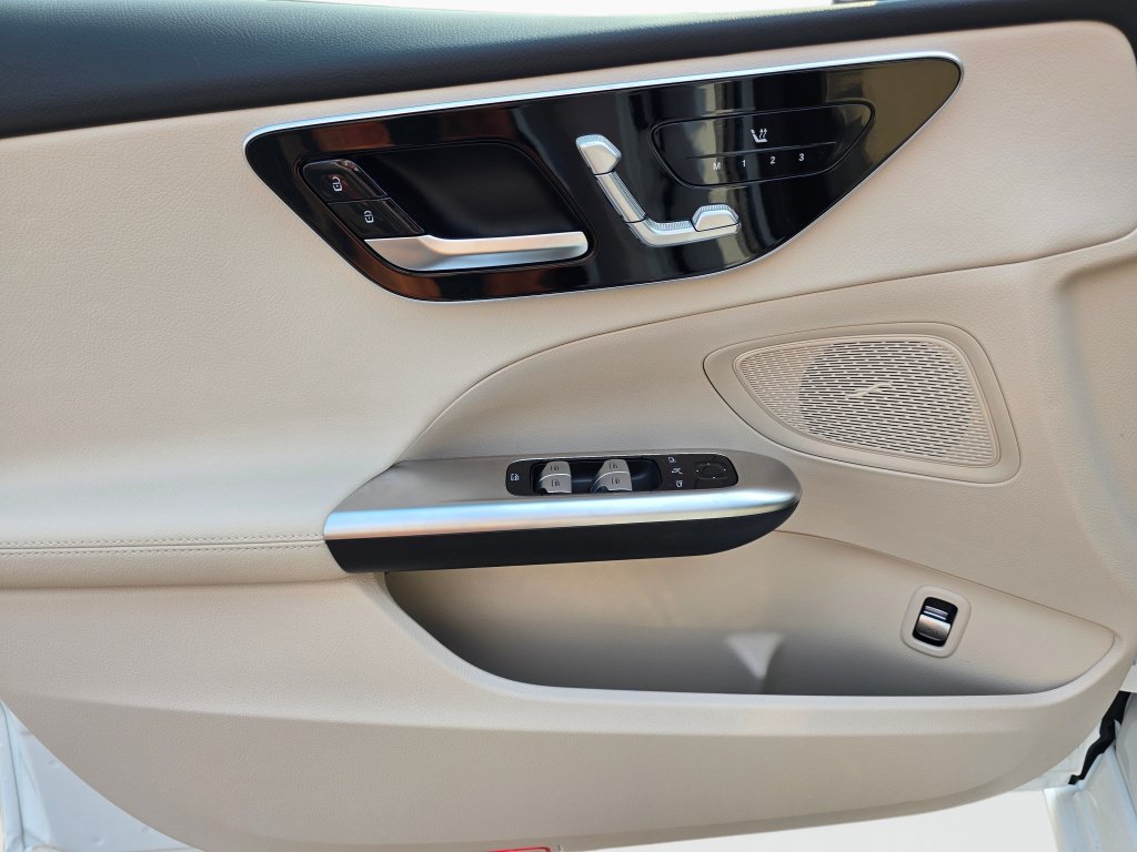 New 2026 Mercedes-Benz C 300 4MATIC Sedan image 32