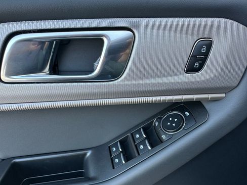 New 2025 Ford Explorer Active w/ Active Comfort Package image 6