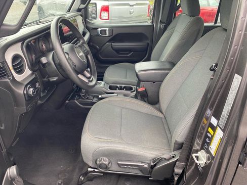 Used 2024 Jeep Gladiator Sport AWD/4WD image 9