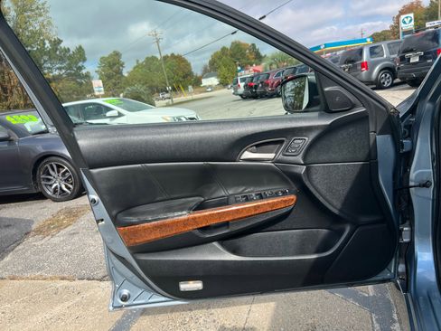 Used 2011 Honda Accord EX-L image 10