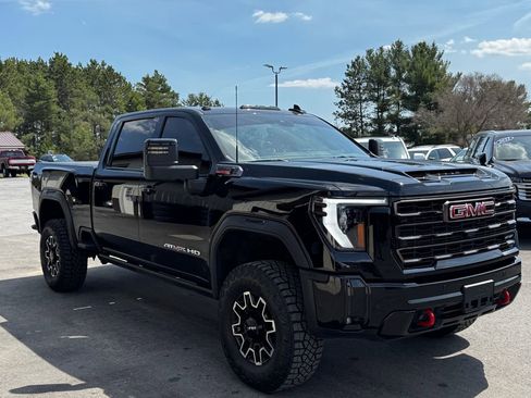 Used 2025 GMC Sierra 2500 AT4X AWD/4WD image 8