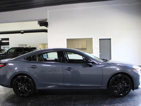 Used 2021 MAZDA MAZDA6 Carbon Edition FWD image 2