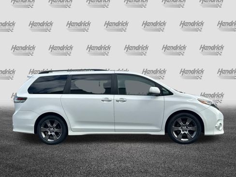 Used 2015 Toyota Sienna SE Premium FWD image 3
