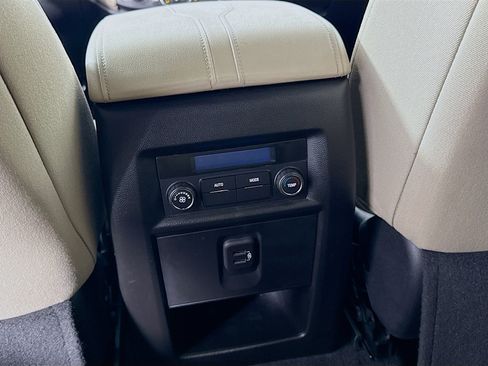 Used 2023 Chevrolet Traverse LS FWD image 26