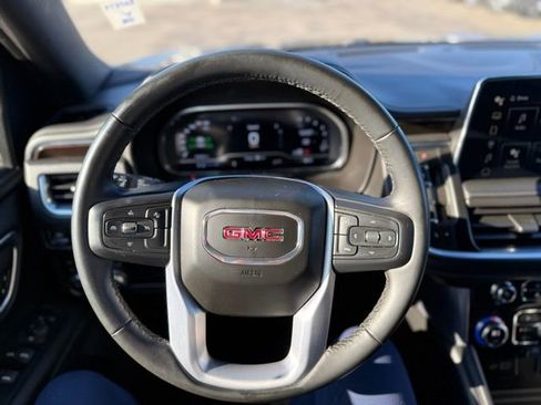 Used 2023 GMC Yukon XL SLE AWD/4WD image 13