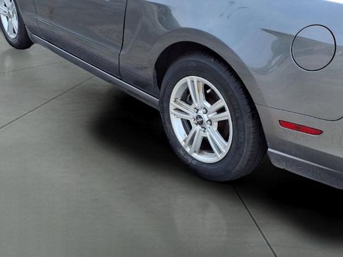 Used 2014 Ford Mustang Convertible RWD image 18