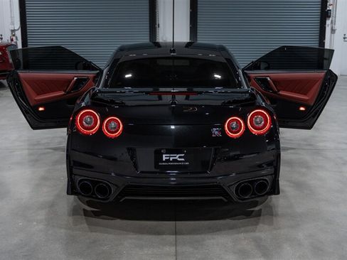 Used 2021 Nissan GT-R Premium AWD/4WD image 35