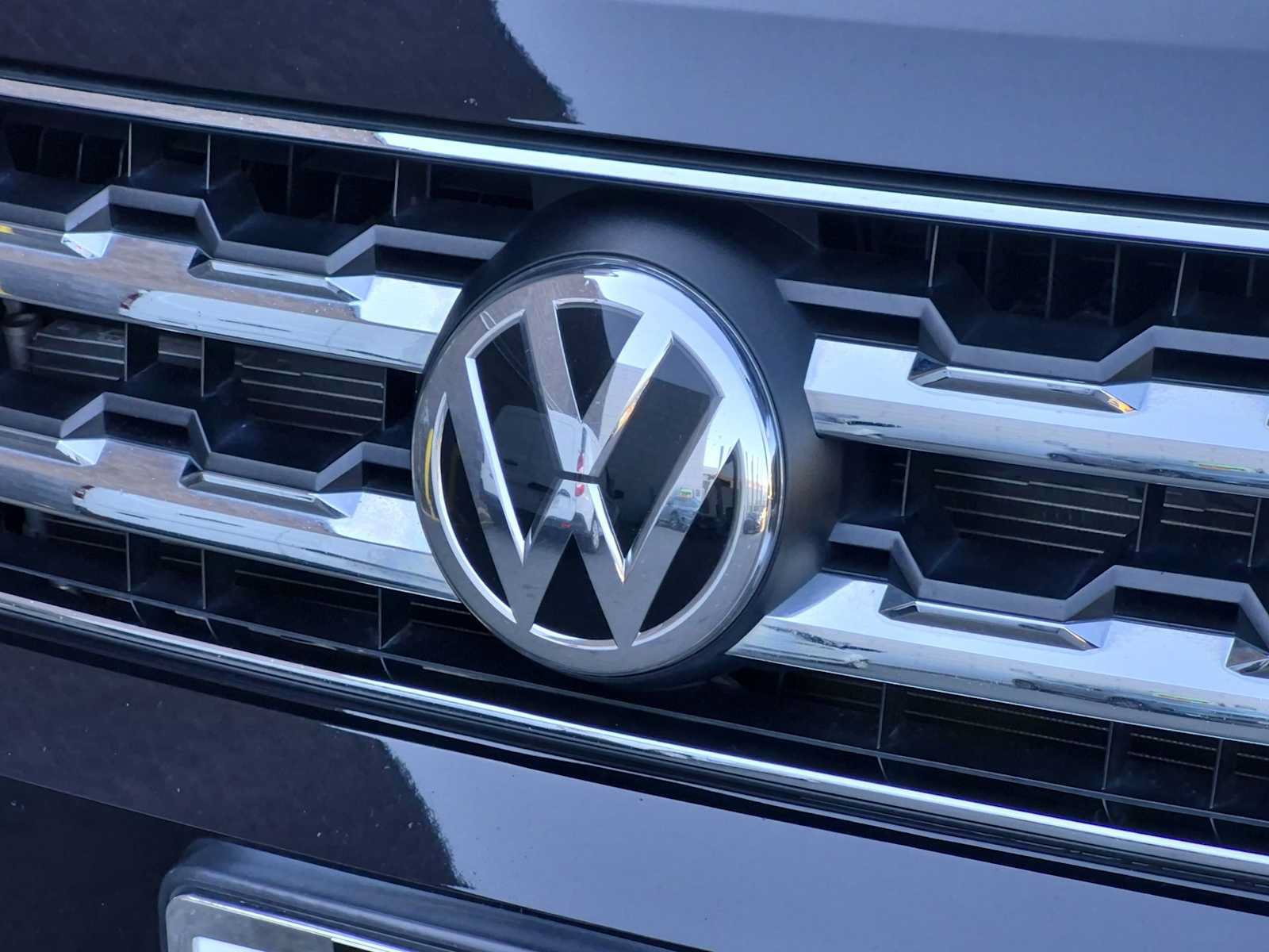 Used 2019 Volkswagen Atlas SEL R-Line AWD/4WD image 12