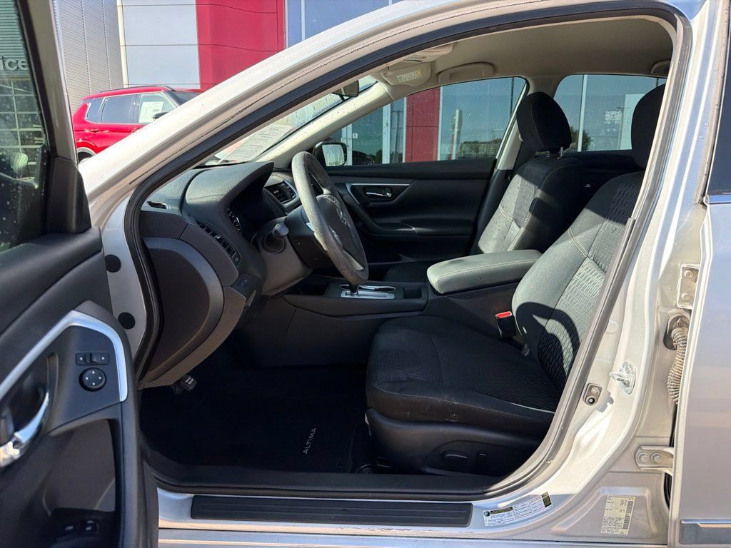 Used 2016 Nissan Altima 2.5 S w/ Power Driver Seat Package FWD image 13