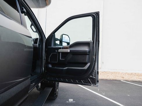 Used 2019 Ford F550 4x4 Crew Cab Super Duty image 16