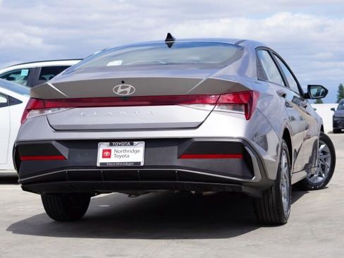 Used 2024 Hyundai Elantra SEL FWD image 6
