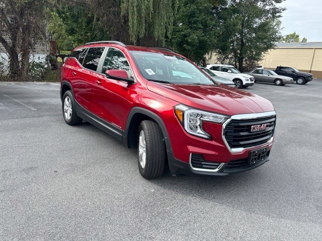 Used 2024 GMC Terrain SLE w/ Driver Convenience Package AWD/4WD image 7