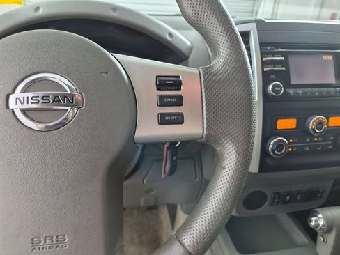 Used 2014 Nissan Frontier SV w/ SV Value Truck Package RWD image 15