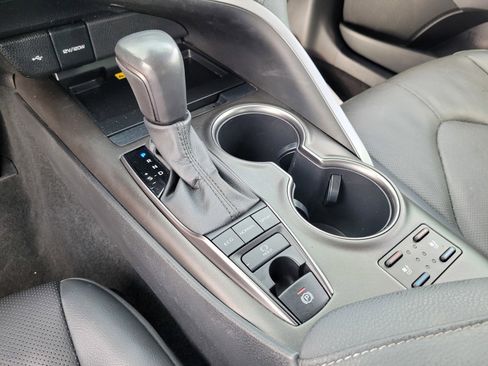 Used 2023 Toyota Camry XSE w/ Navigation Package image 20