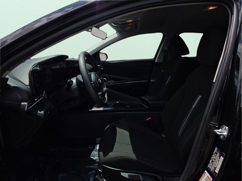 Used 2024 Hyundai Elantra SEL FWD image 16