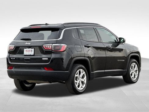 Used 2024 Jeep Compass Latitude AWD/4WD image 5