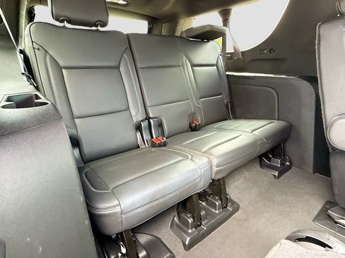 Used 2024 GMC Yukon XL Denali AWD/4WD image 20