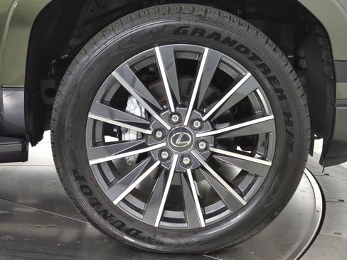 Certified 2025 Lexus GX 550 w/ Accessory Package (2T) AWD/4WD image 11