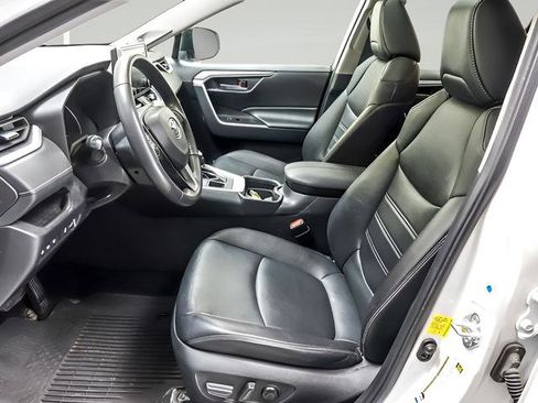 Certified 2021 Toyota RAV4 XLE Premium AWD/4WD image 8