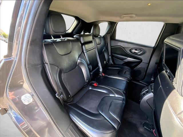 Used 2019 Jeep Cherokee Latitude Plus w/ Comfort/Convenience Group FWD image 26