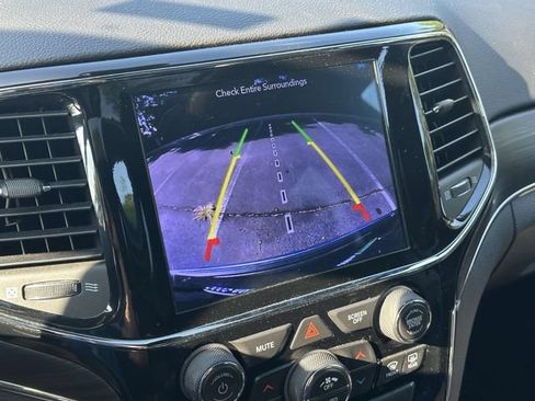 Used 2019 Jeep Grand Cherokee Limited AWD/4WD image 28