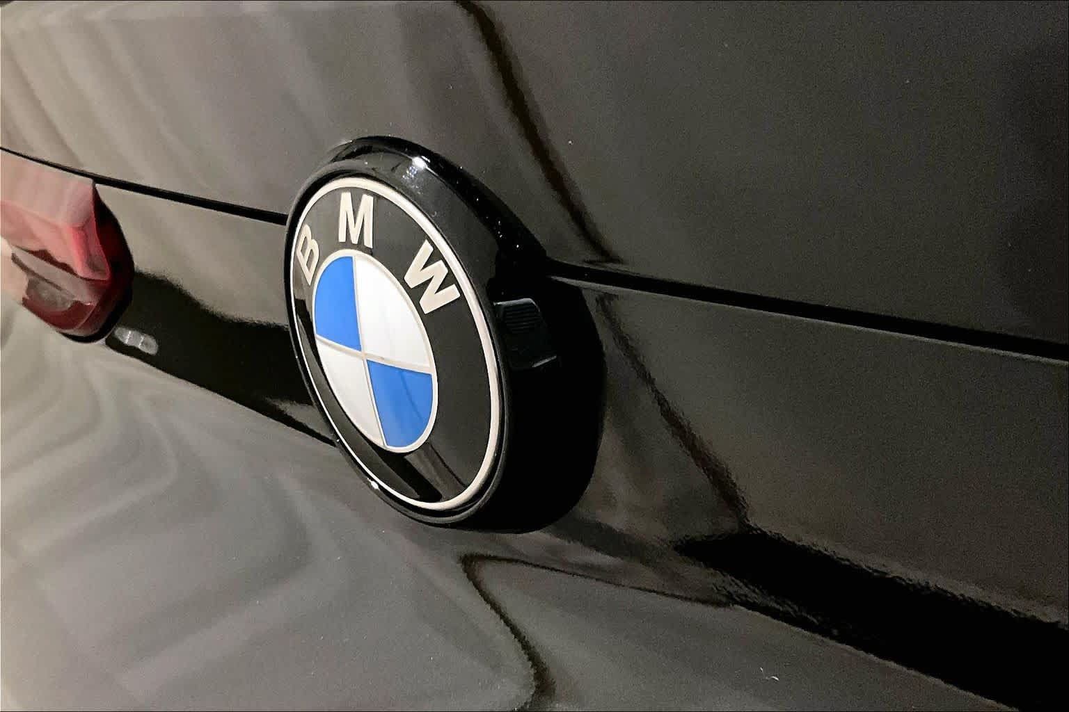 Used 2026 BMW X6 xDrive40i w/ Executive Package AWD/4WD image 32