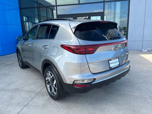 Used 2022 Kia Sportage EX AWD/4WD image 7