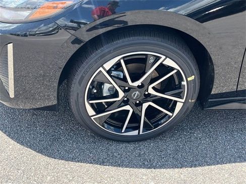 New 2025 Nissan Sentra SR w/ SR Premium Package image 10