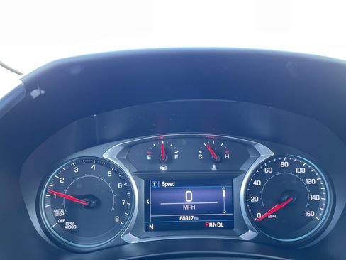 Used 2022 Chevrolet Equinox LT w/ Driver Convenience Package image 11