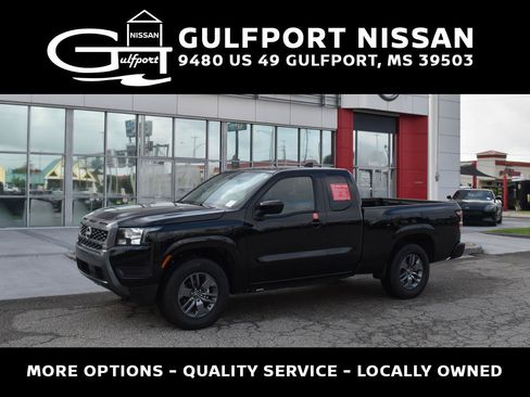Certified 2025 Nissan Frontier SV RWD image 1
