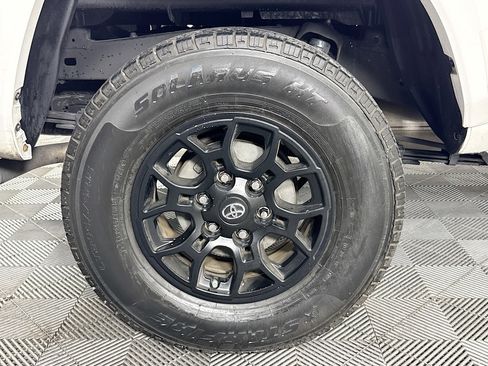 Used 2020 Toyota Tacoma SR5 image 31