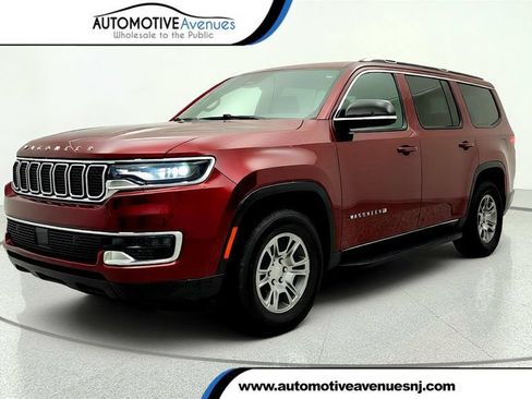 Used 2023 Jeep Wagoneer 4WD image 1