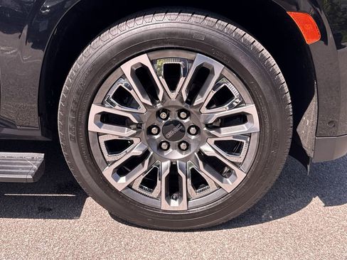 Used 2023 GMC Yukon XL Denali Ultimate AWD/4WD image 19