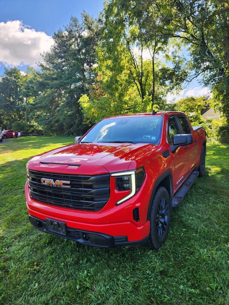 Used 2023 GMC Sierra 1500 Pro w/ Graphite Edition AWD/4WD image 3