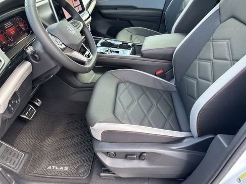 New 2026 Volkswagen Atlas Peak Edition AWD/4WD image 11