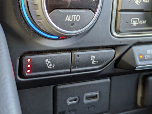 Used 2022 Chevrolet Tahoe RST w/ Sport Performance Package image 28