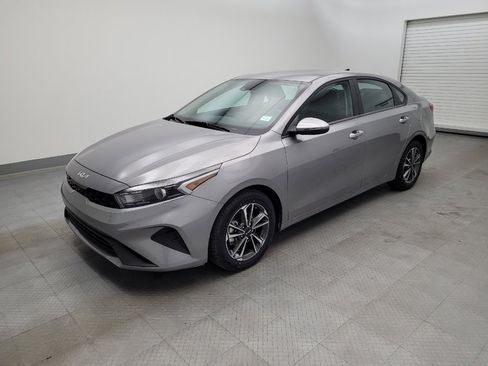 Used 2024 Kia Forte LXS w/ LXS Technology Package image 2