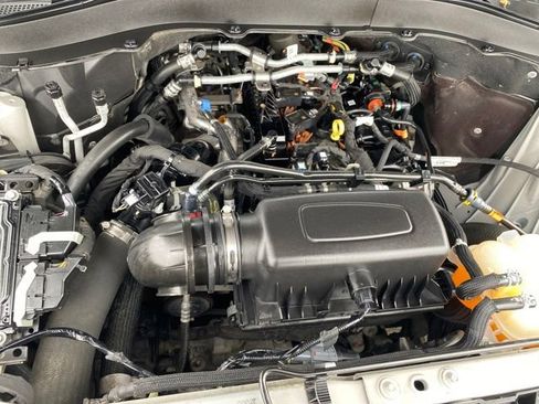 Used 2023 Ford Explorer XLT image 21