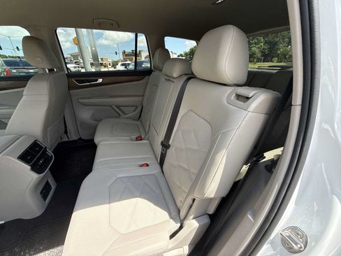 Used 2025 Volkswagen Atlas SE AWD/4WD image 23