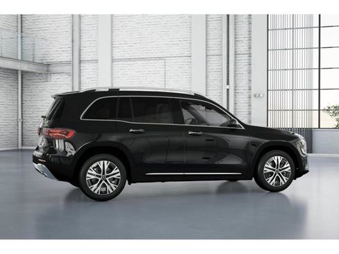 Used 2026 Mercedes-Benz GLB 250 4MATIC image 18