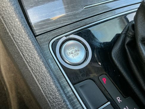 Used 2018 Volkswagen Passat 2.0T SE image 29