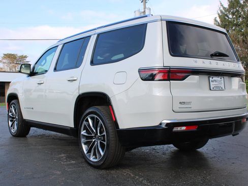 Used 2022 Jeep Wagoneer Series III w/ Premium Group I image 13