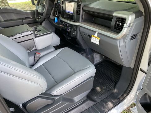 New 2025 Ford F250 XL w/ XL Driver Assist Package RWD image 26