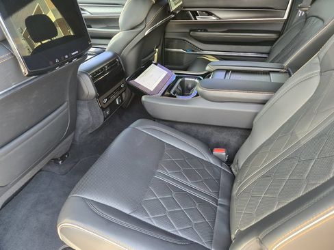 Used 2024 Jeep Grand Wagoneer Series III w/ Rear Seat Video Group 1 AWD/4WD image 27